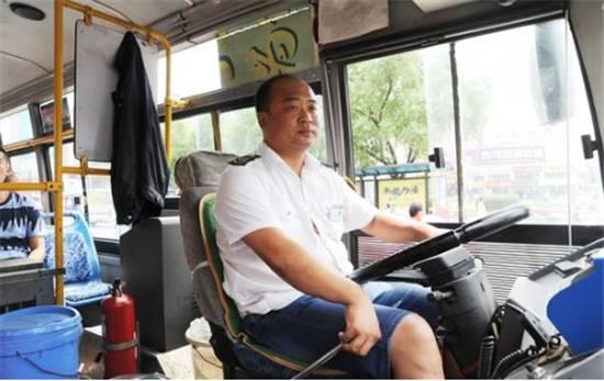 大妈拦公交国产短片视频,国产短片展现温馨日常  第3张